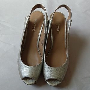 Woman's wedged sandals